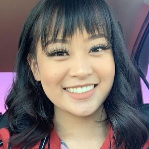 Meet your Posher, Cynthia